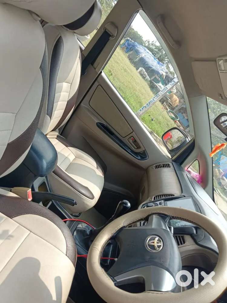 Toyota Innova 2015 Diesel 235000 Km Driven