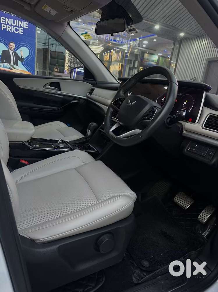 Mahindra Xuv700 2.2 Ax 7 Diesel At Str Awd, 2023, Diesel