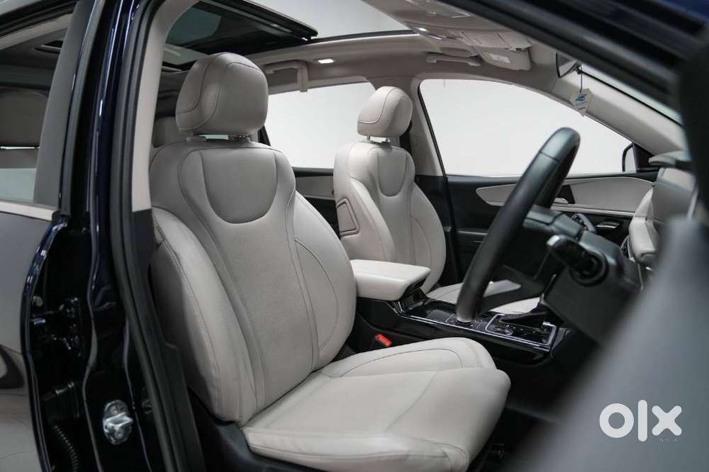 Mahindra Xuv700 2.2 Ax 7 Diesel At Str Awd, 2022, Diesel