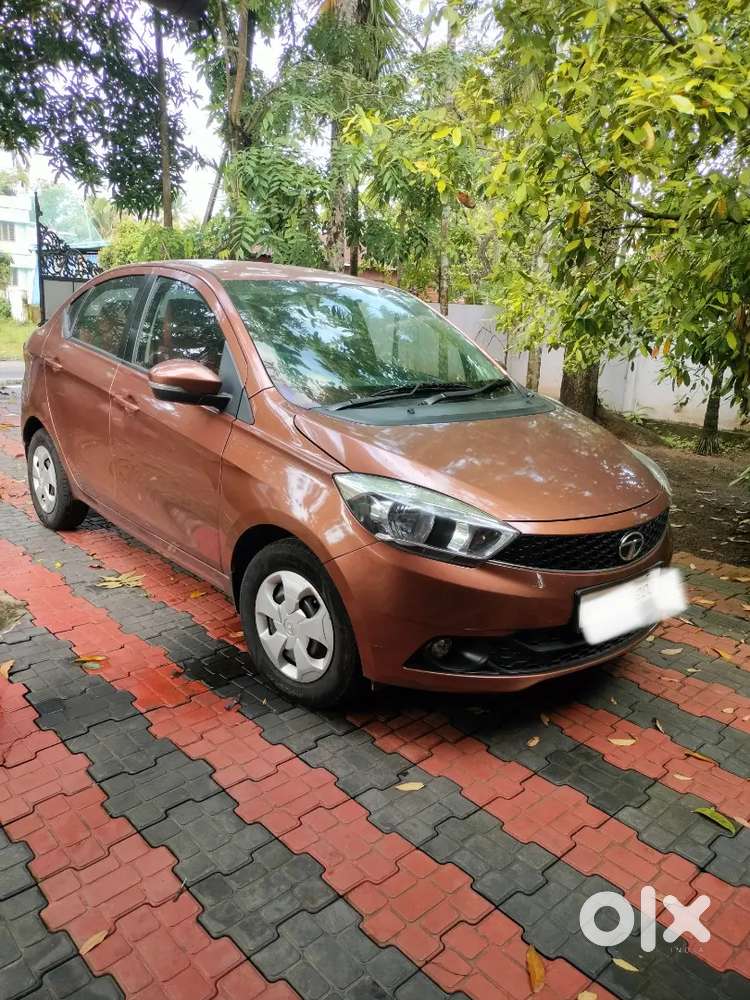 4 Lakhs, Full Service Only @ Hyson Motors Kodungallur