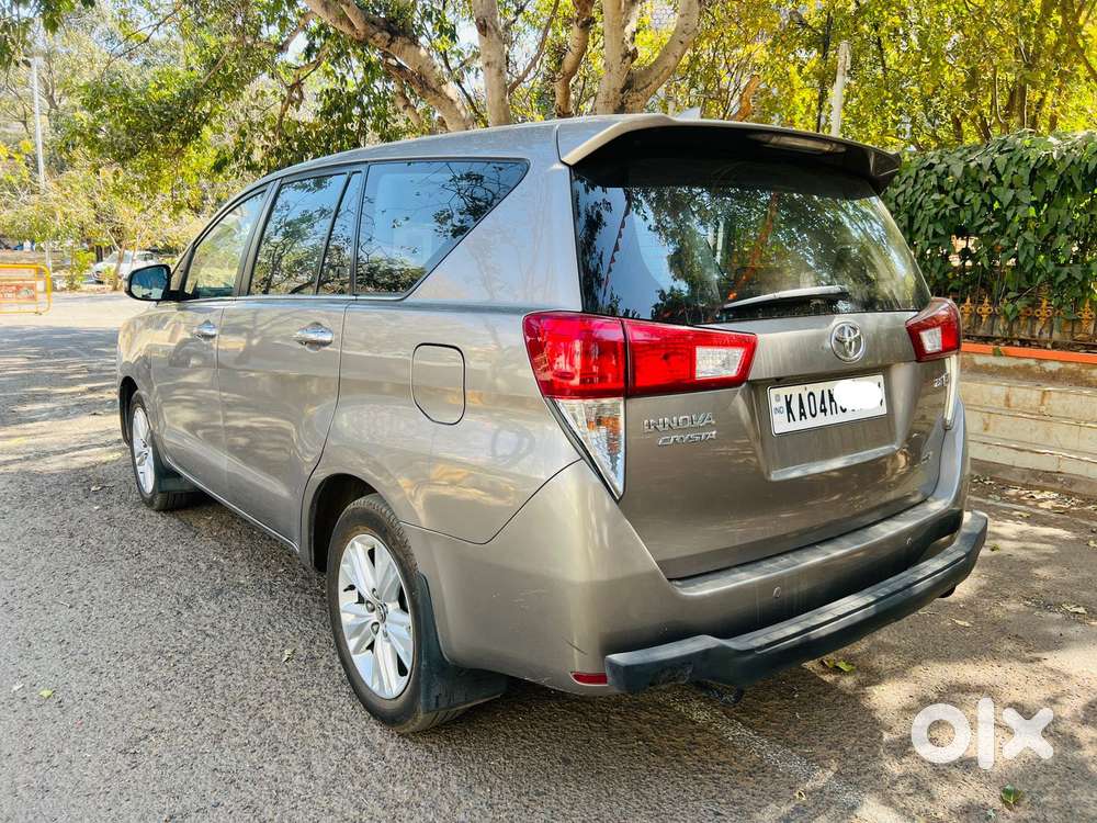 Toyota Innova Crysta