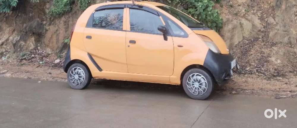 Tata Nano 2013
New 4 Tyer Running Condition Left Headlight Damge