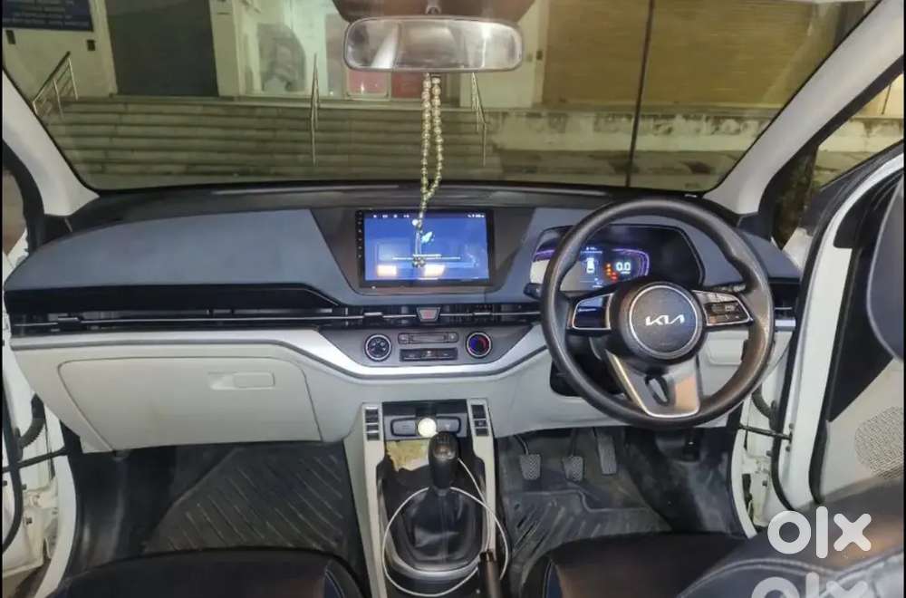 Kia Carens 2023 Petrol Well Maintained