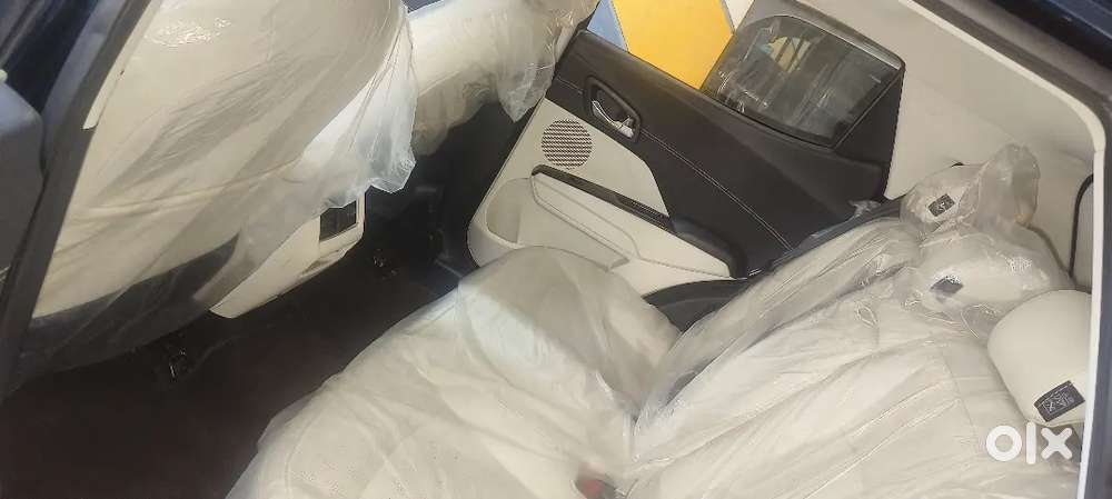 Mahindra Xuv 3xo Ax7 2024 November Petrol Well Maintained