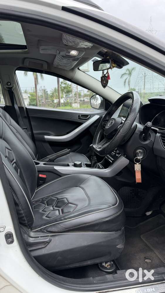 Tata Nexon 1.2 Revotron Xm (s), 2012, Petrol