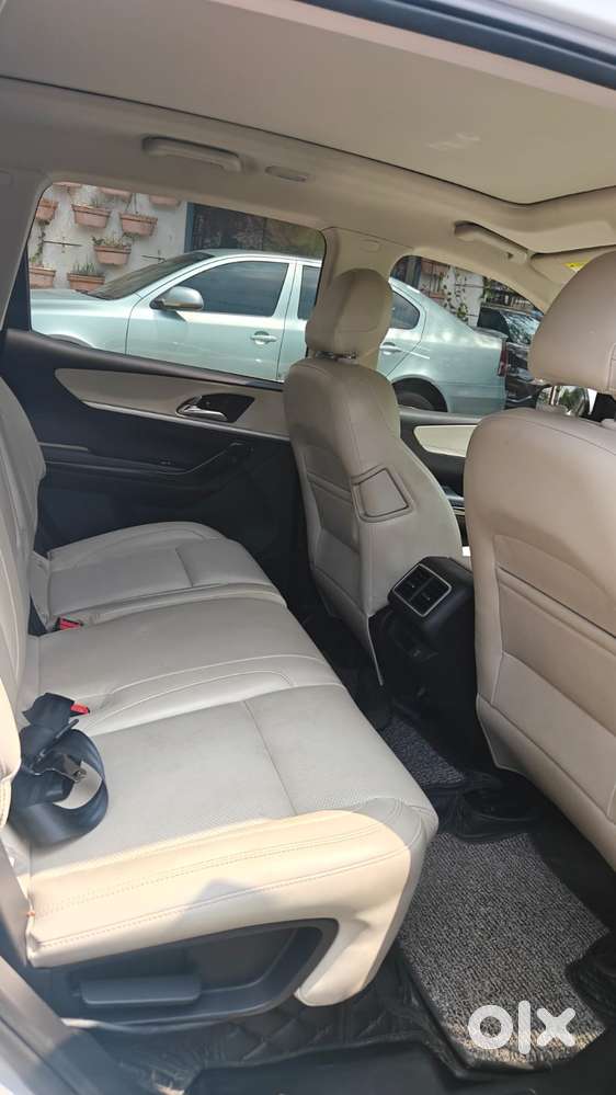 Mahindra Xuv700 2.2 Ax 7 Diesel At Str, 2023, Diesel