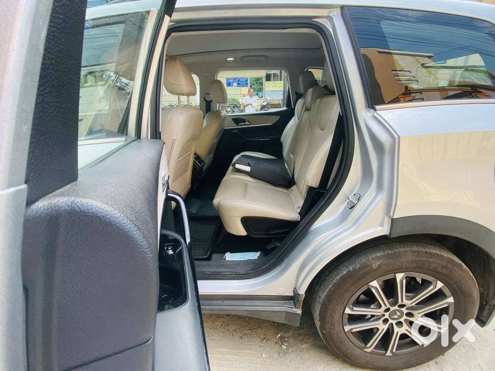 Mahindra Xuv700 2.0 Ax 7 Petrol At Str, 2023, Petrol