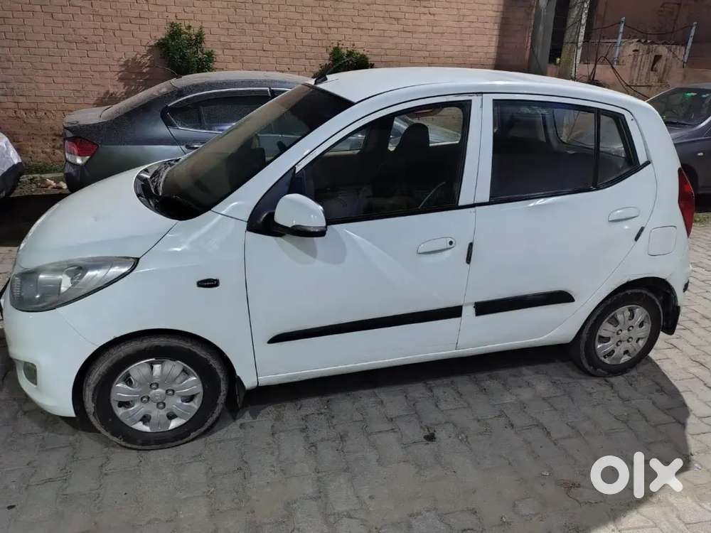 Hyundai I10 Sportz 2012