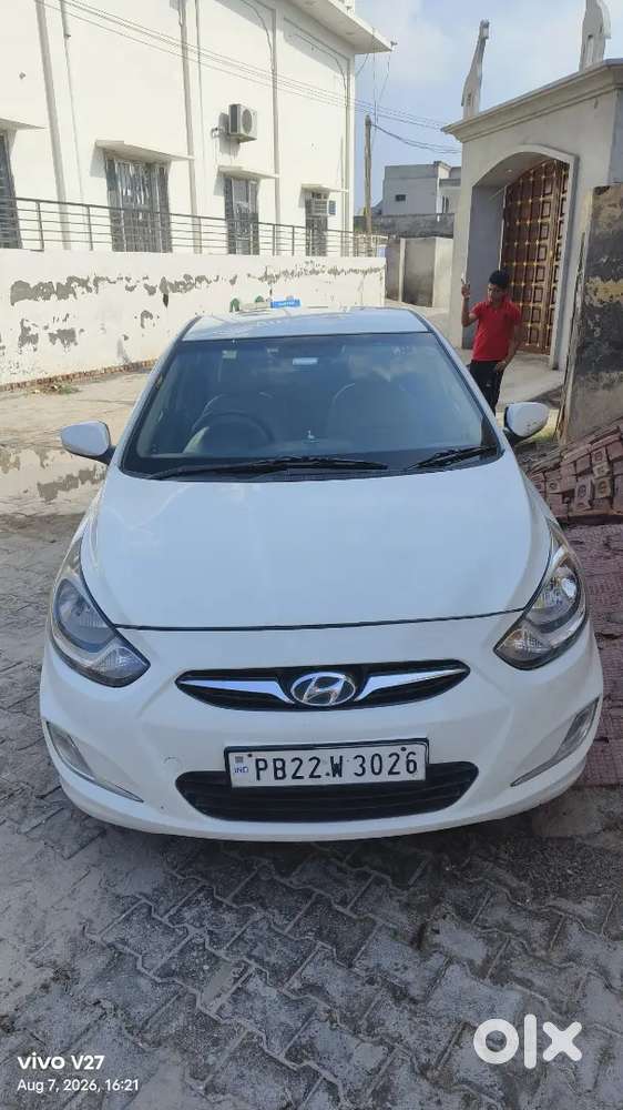Hyundai Verna 1.6 Sx(optional) Manual 2012