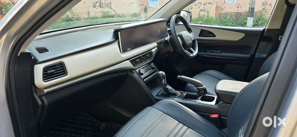 Mahindra Xuv700 2.2 Ax 5 Diesel At Str, 2022, Diesel