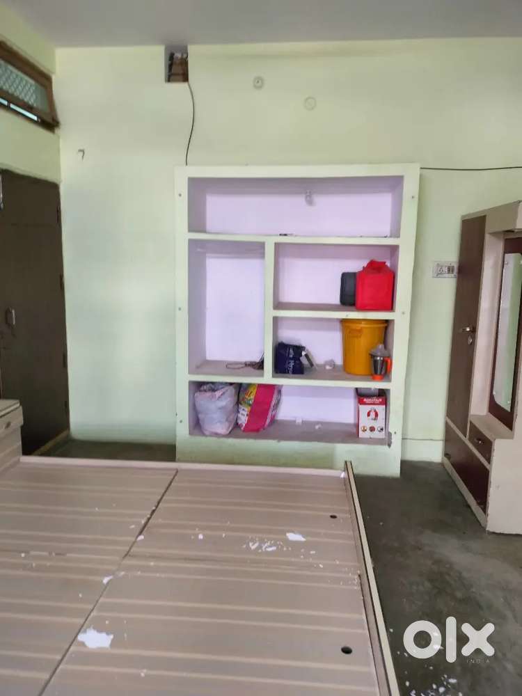 1 room for rent with bathroom attached and a large balcony