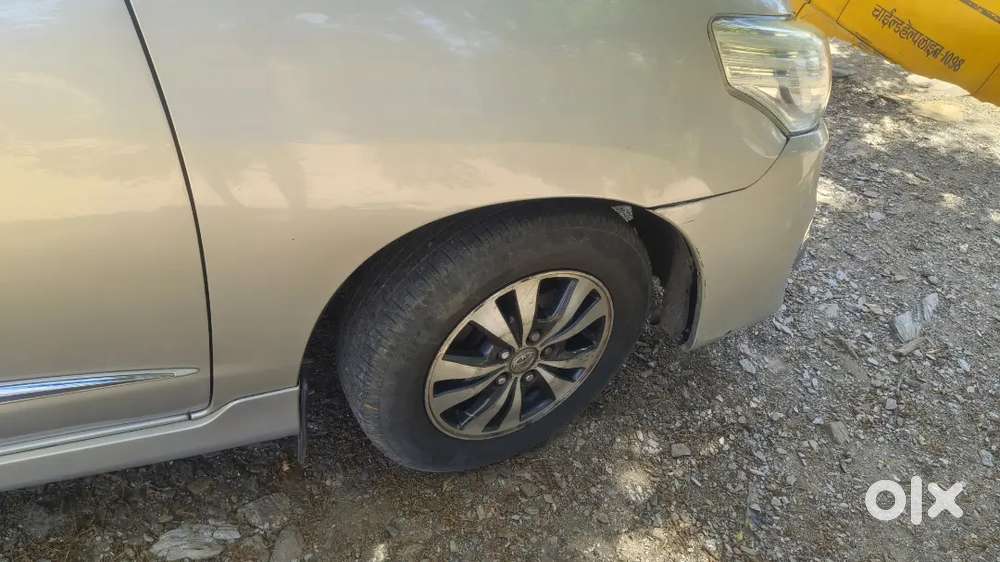 Toyota Innova 2015