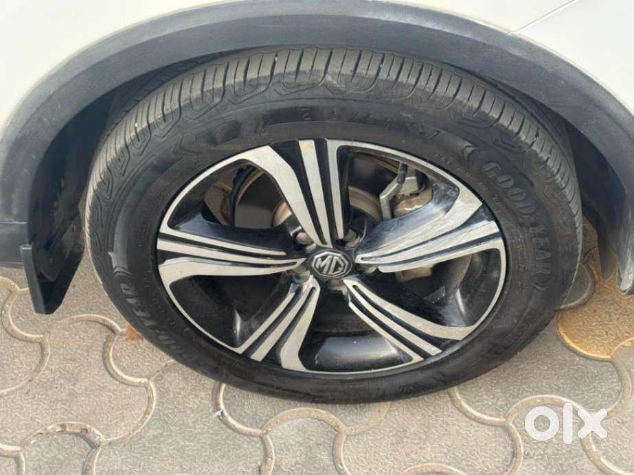 Mg Astor 1.5 Savvy Cvt S Red, 2024, Petrol