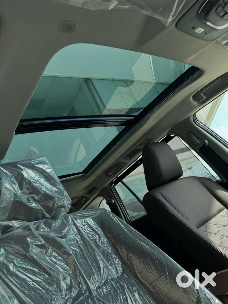 Toyota Innova Hycross 2.0 Zx (o) Hybrid 7 Str, 2026, Petrol