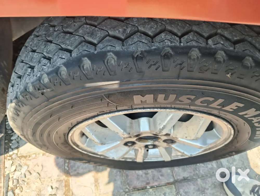 Mahindra Tuv 300 2016