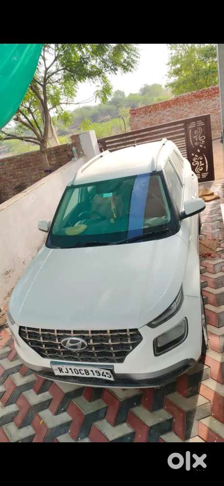Hyundai Venue 2020 Petrol 85000 Km Driven