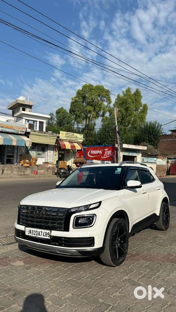 Hyundai Venue Petrol 2022