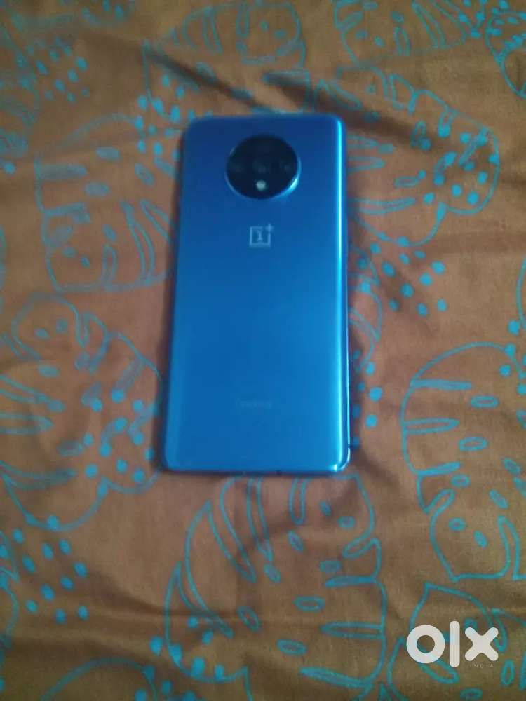 OnePlus 7T in excellent condition
