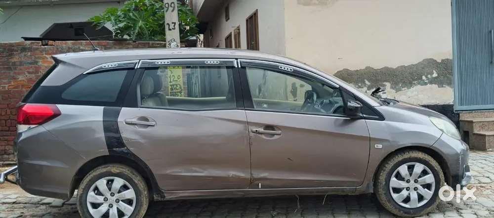 Honda Mobilio Petrol 2015 Variant