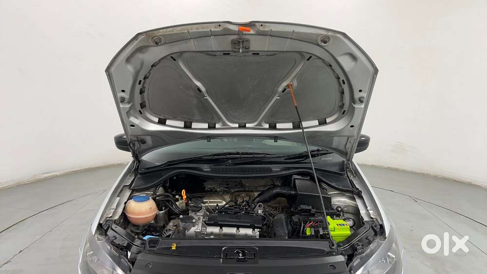 Volkswagen Polo Petrol Highline 1.2l, 2013, Petrol