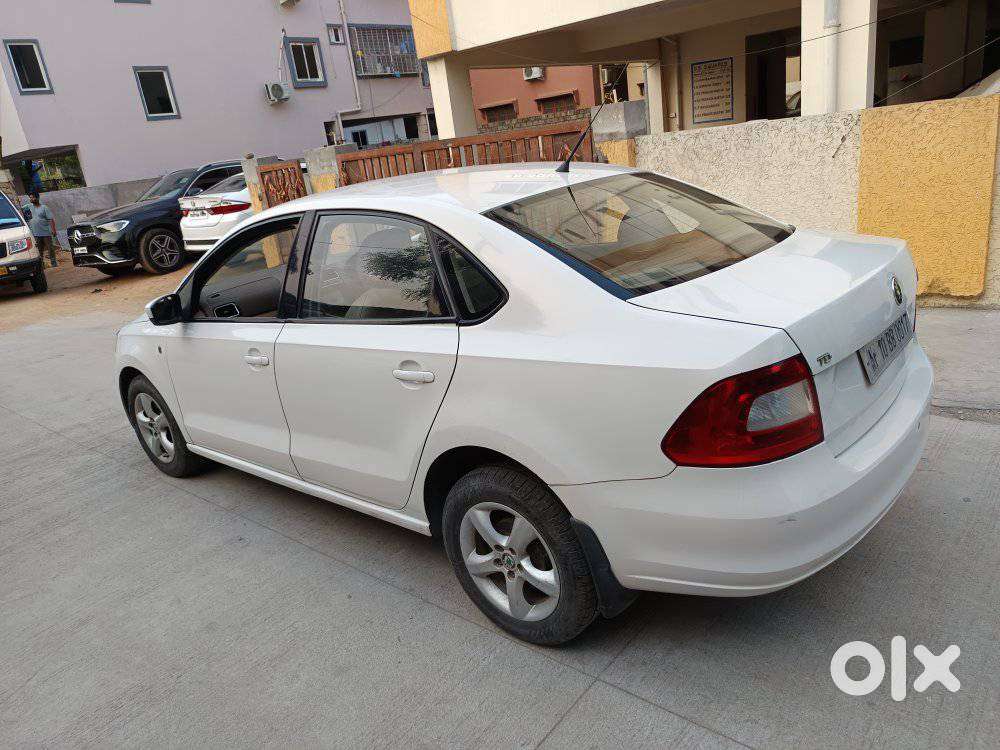 Skoda Rapid Elegance 1.6 Tdi Cr Manual, 2012, Diesel