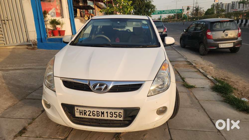 Hyundai I20 2009-2011 1.4 Asta (at), 2011, Petrol