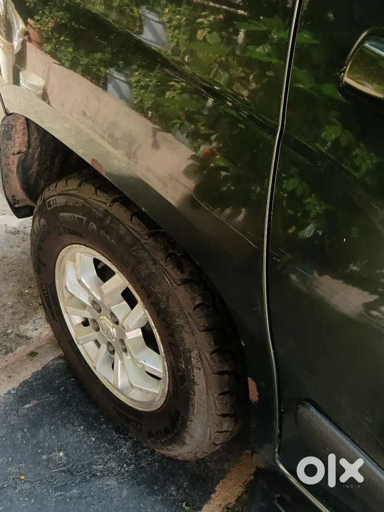 Mahindra Tuv 300 2017