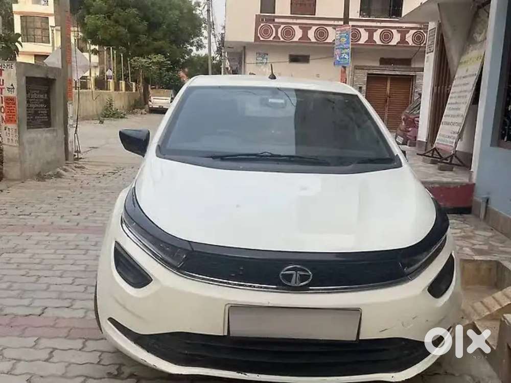 Tata Altroz Petrol 2025 Petrol Well Maintained