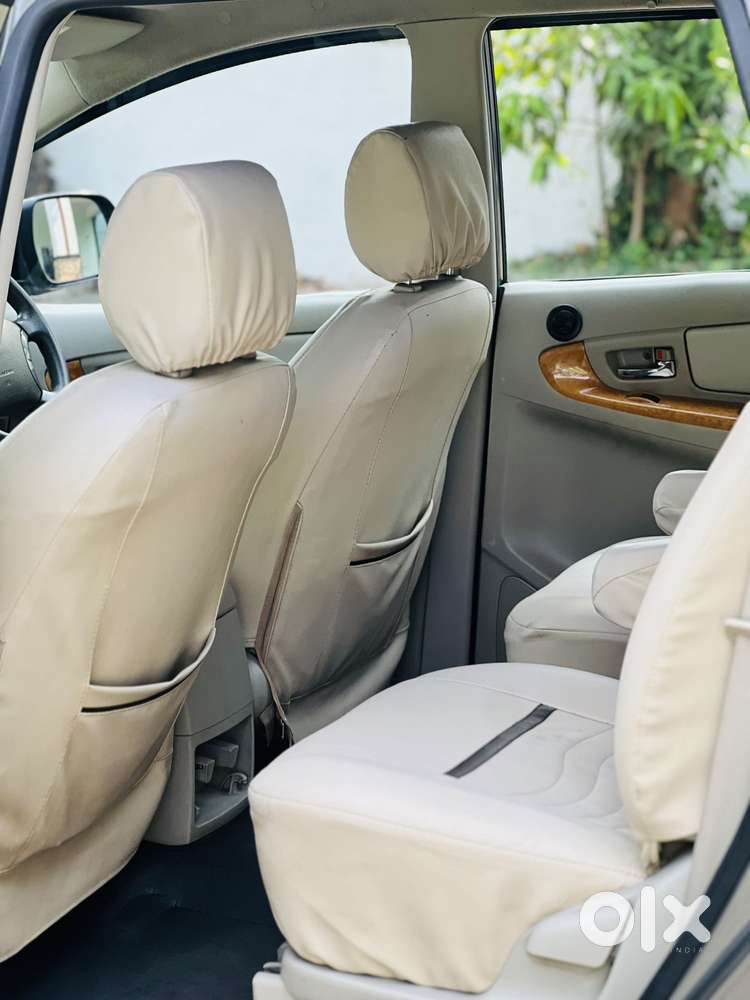 Toyota Innova 2.5 V 7 Str, 2011, Diesel