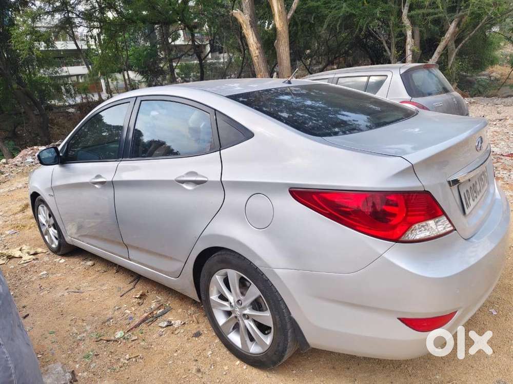 Hyundai Fluidic Verna 2012