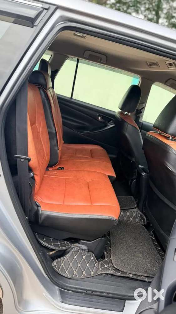 Toyota Innova Crysta 2021 8 Setter  G Version