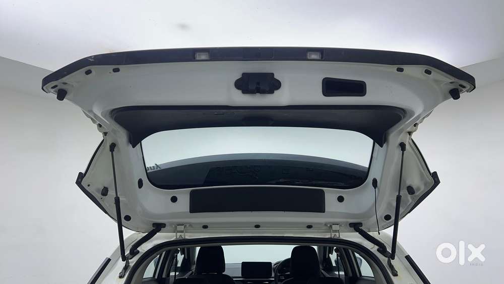 Tata Nexon Creative Plus 1.2 Revotron Petrol 6 Mt, 2023, Petrol