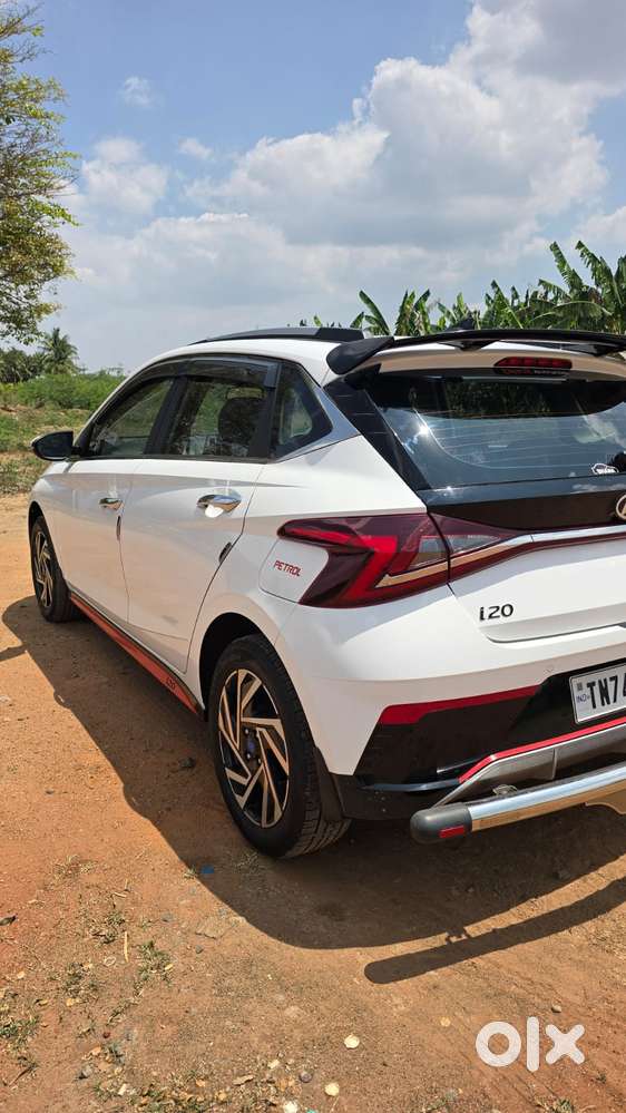 Hyundai I20 Asta (o) 1.2 Mt, 2023, Petrol