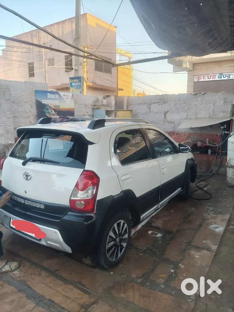 Toyota Etios Cross 2014 Diesel Well Maintained  24+ Milage