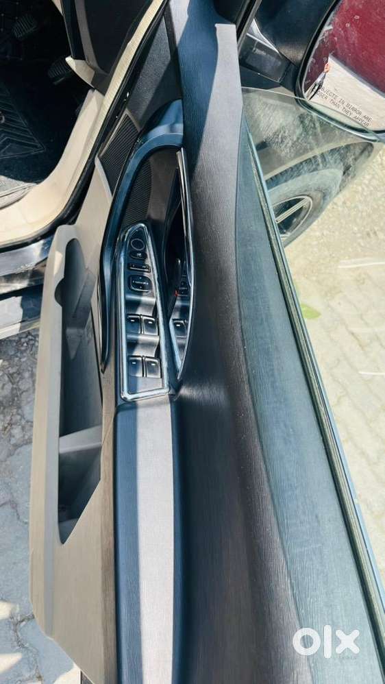 Mahindra Xuv500 2018 Diesel 80912 Km Driven Well Maintained