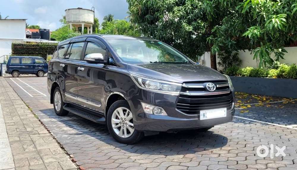 Toyota Innova Crysta 2.8 Gx At 8s, 2016, Diesel
