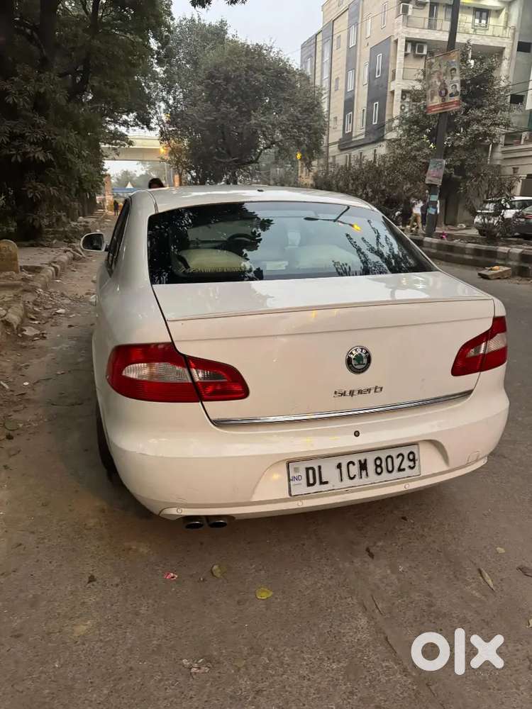 Skoda Superb Petrol White Well Maintained