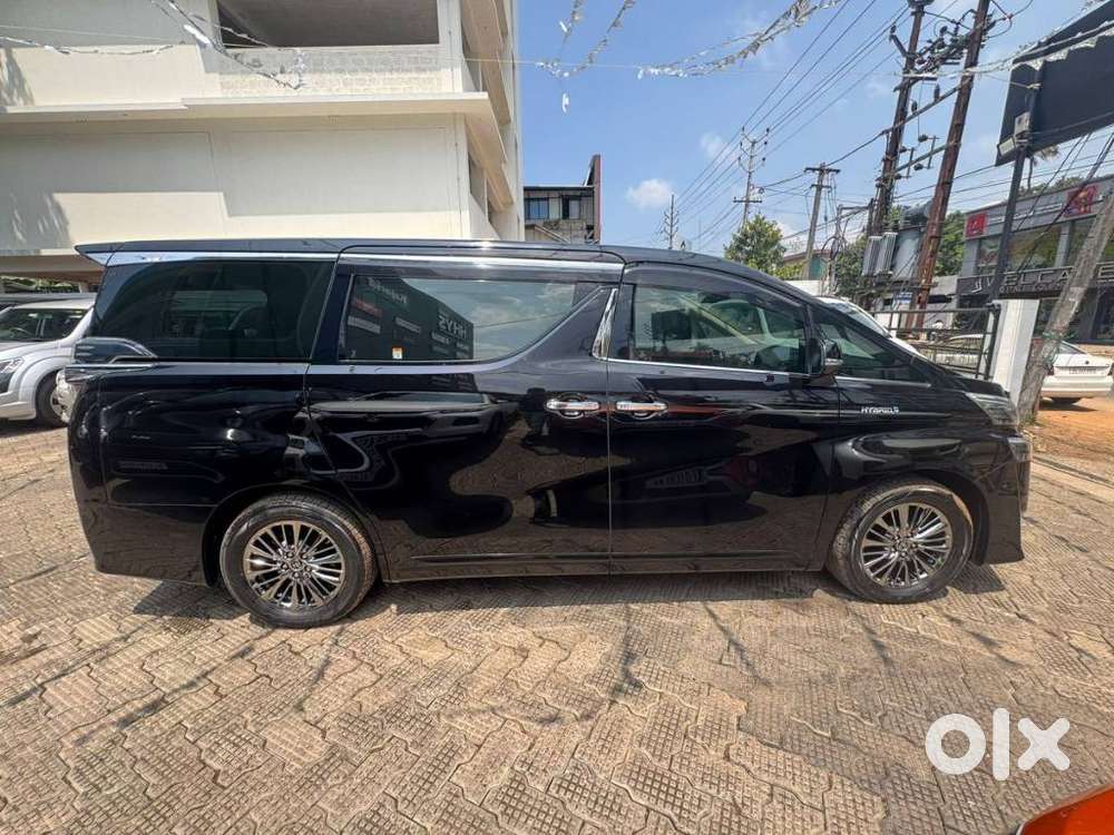 Toyota Vellfire Vip – Executive Lounge, 2022, Petrol