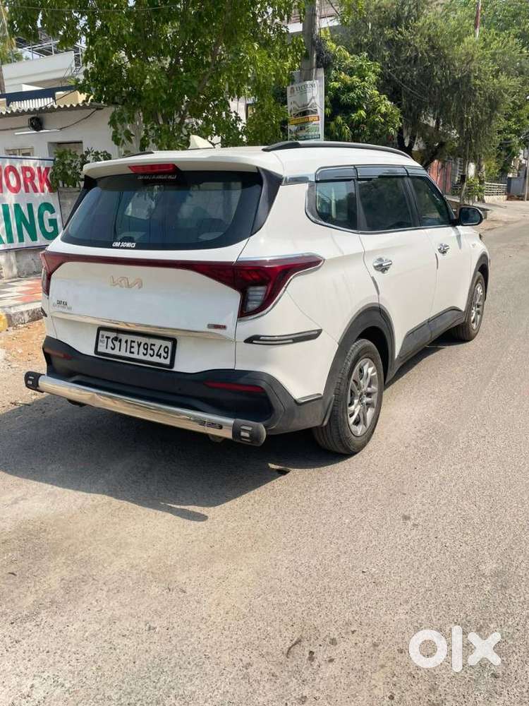 Kia Carens, 2023, Petrol