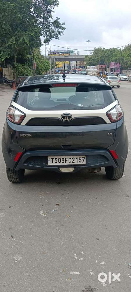 Tata Nexon 1.5 Revotorq Xm (s), 2018, Petrol