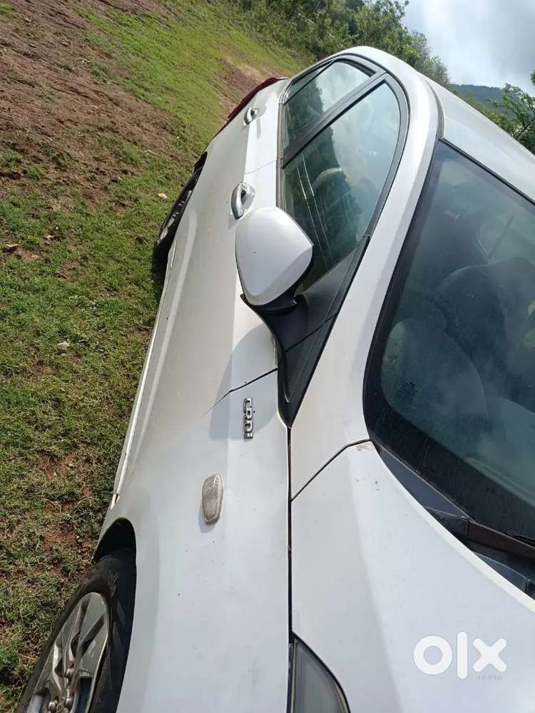 Hyundai Xcent Base 2015 Petrol Manual