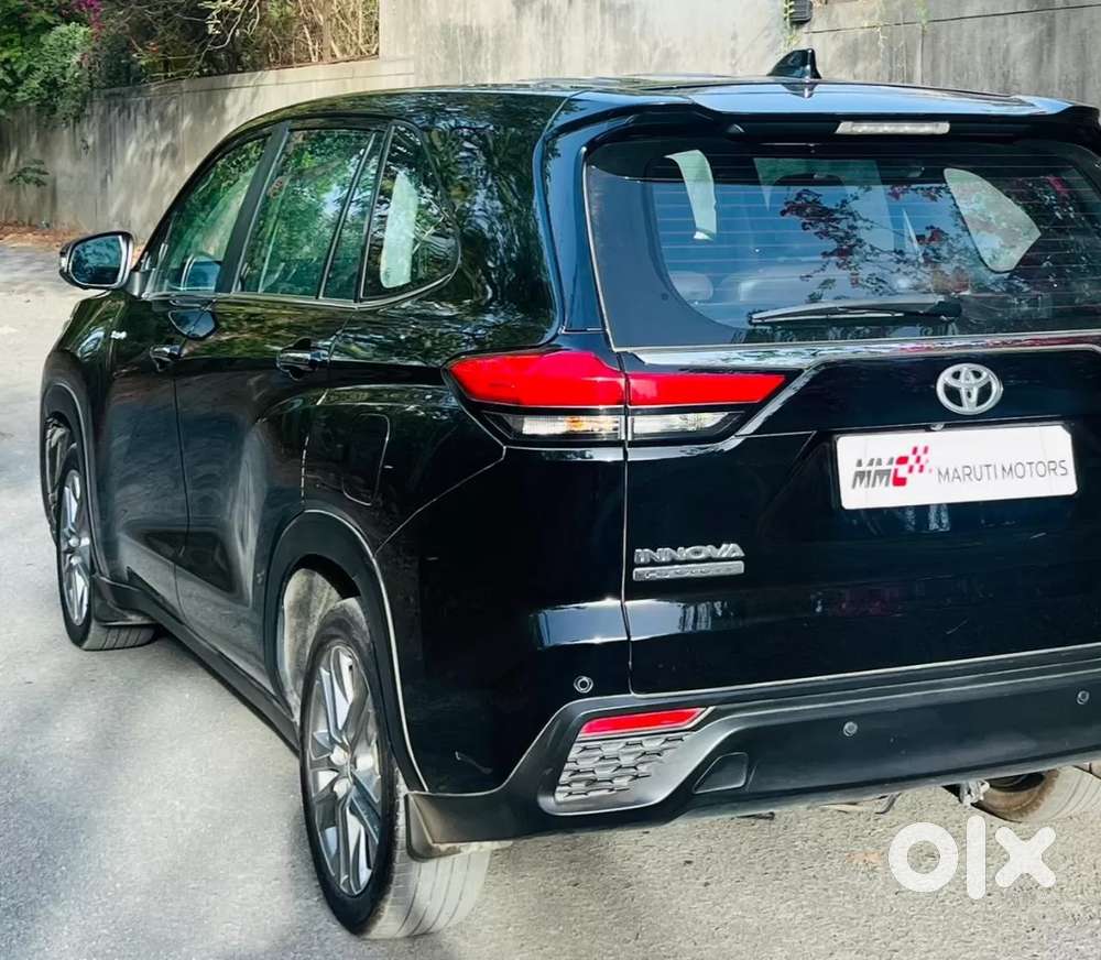 Toyota Innova Hycross 2.0 Zx Hybrid 7 Str, 2025, Petrol