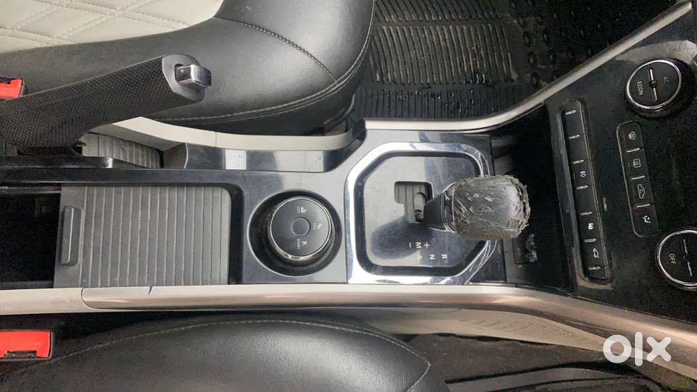 Tata Nexon 1.2 Revotron Xza Plus Dualtone, 2019, Petrol