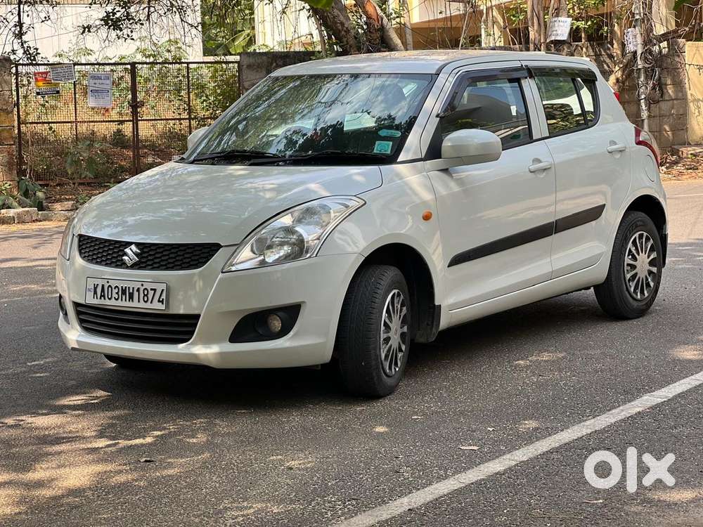 Maruti Suzuki Swift Lxi Optional-o, 2015, Petrol