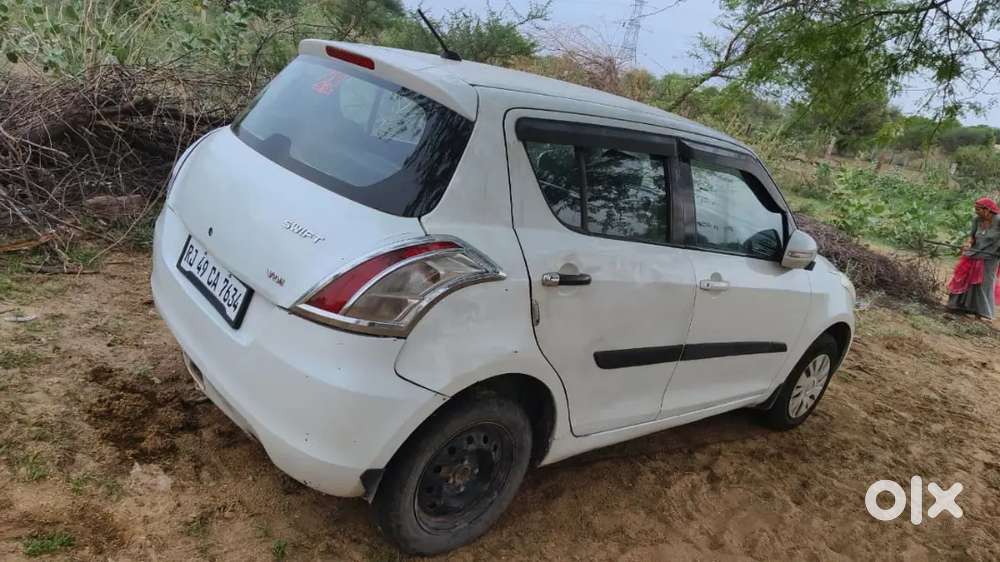 न्यू कार  बॉलरों Cmpar