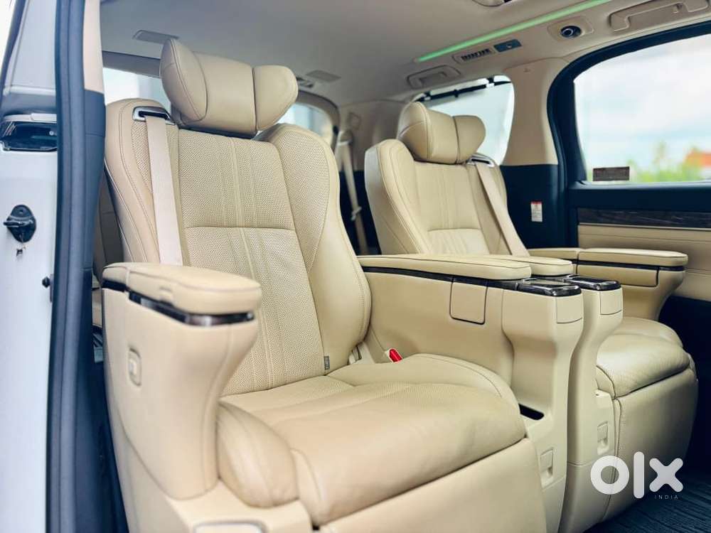 Toyota Vellfire Vip – Executive Lounge, 2022, Petrol