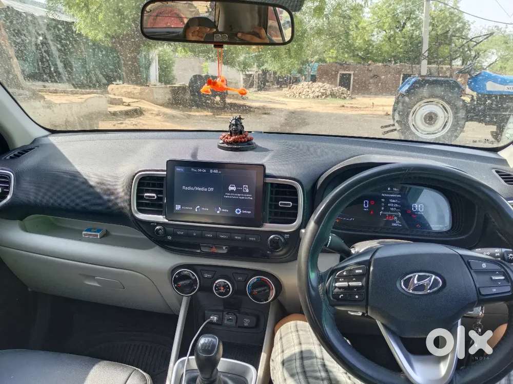 Hyundai New Venue 2025 Petrol 31000 Km Driven