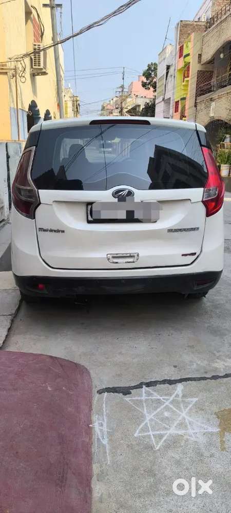 Mahindra Marazzo