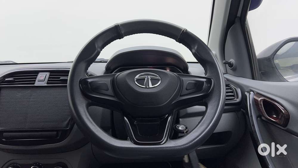 Tata Tigor Xe, 2022, Petrol