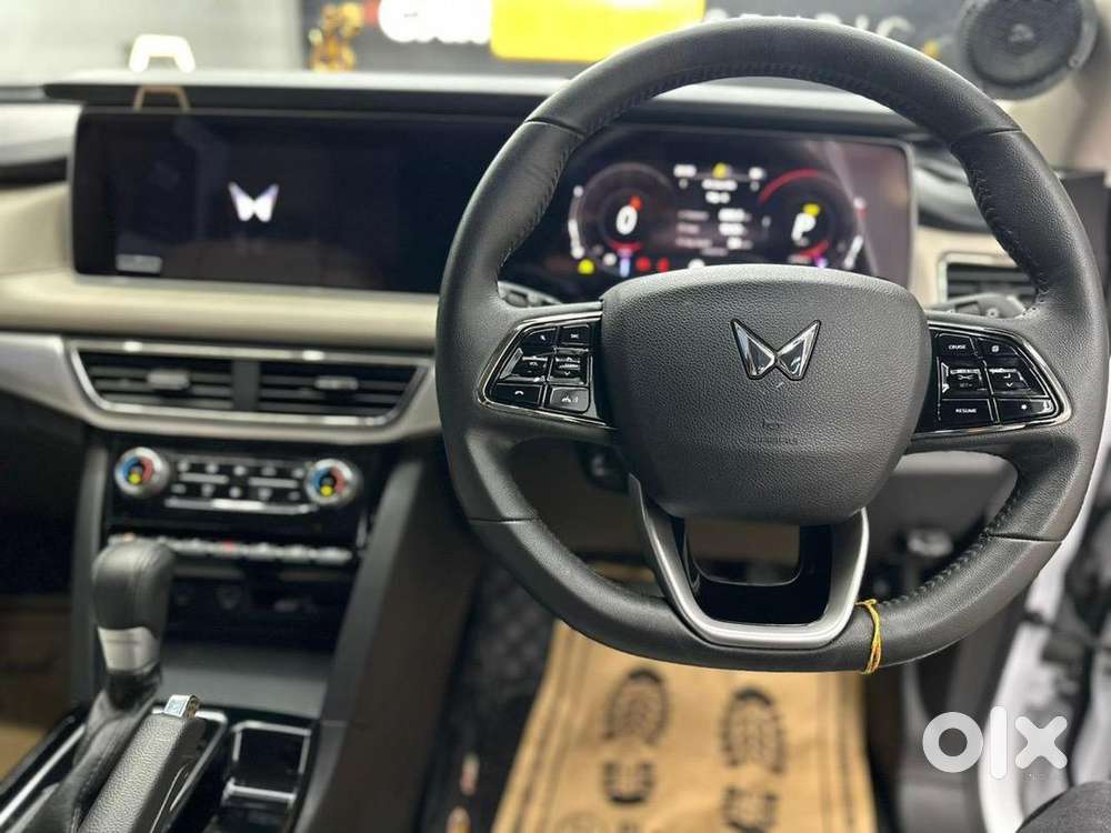 Mahindra Xuv700 2024 Diesel Well Maintained